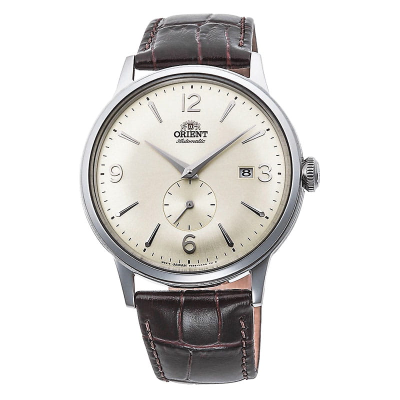 Orient Bambino Small Seconds RA-AP0003S10B - zegarek z jasną tarczą i skórzanym paskiem