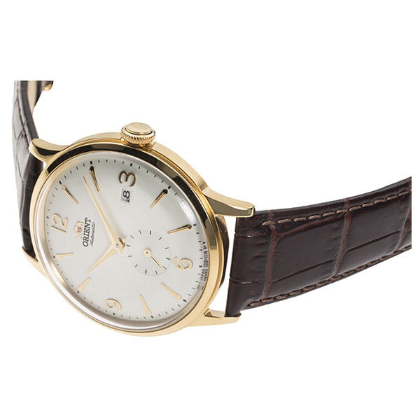 Orient Bambino Small Seconds RA-AP0004S10B – wypukłe szkło i stalowa koperta z profilu