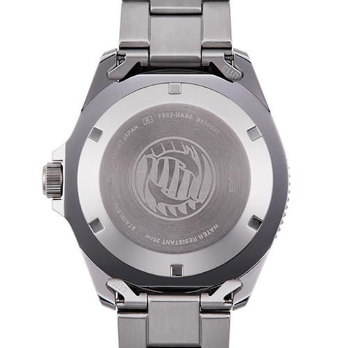 Orient Mako XL RA-AA0008B19B - zakręcany i pełny dekiel chroni przed wodą