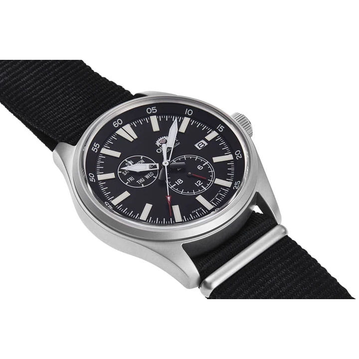 Orient Defender Automatic RA-AK0404B10B - czarna tarcza z datownikiem i indykatorami