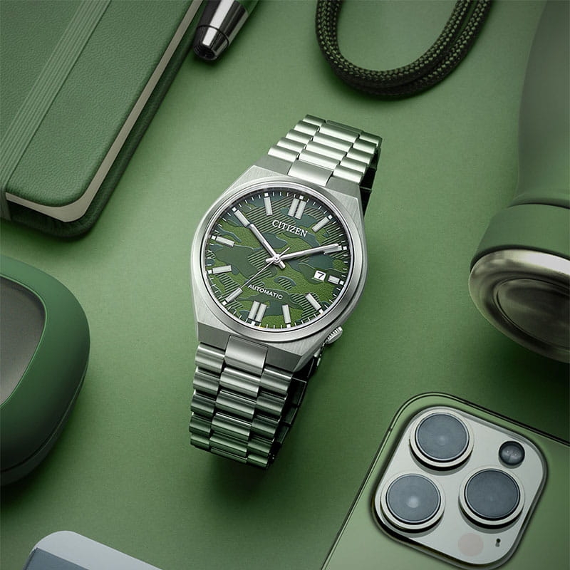 Citizen Mechanical Tsuyosa NJ0159-86X zegarek na stole