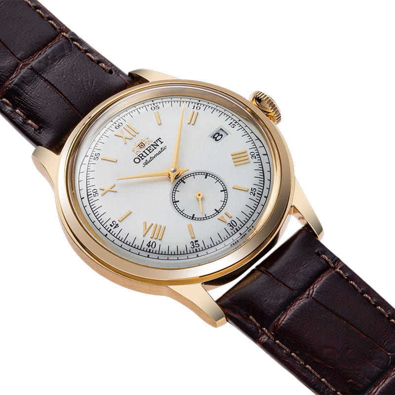 Orient Bambino Small Seconds RA-AP0106S30B – biała tarcza z cyframi rzymskimi i subtarczą sekund