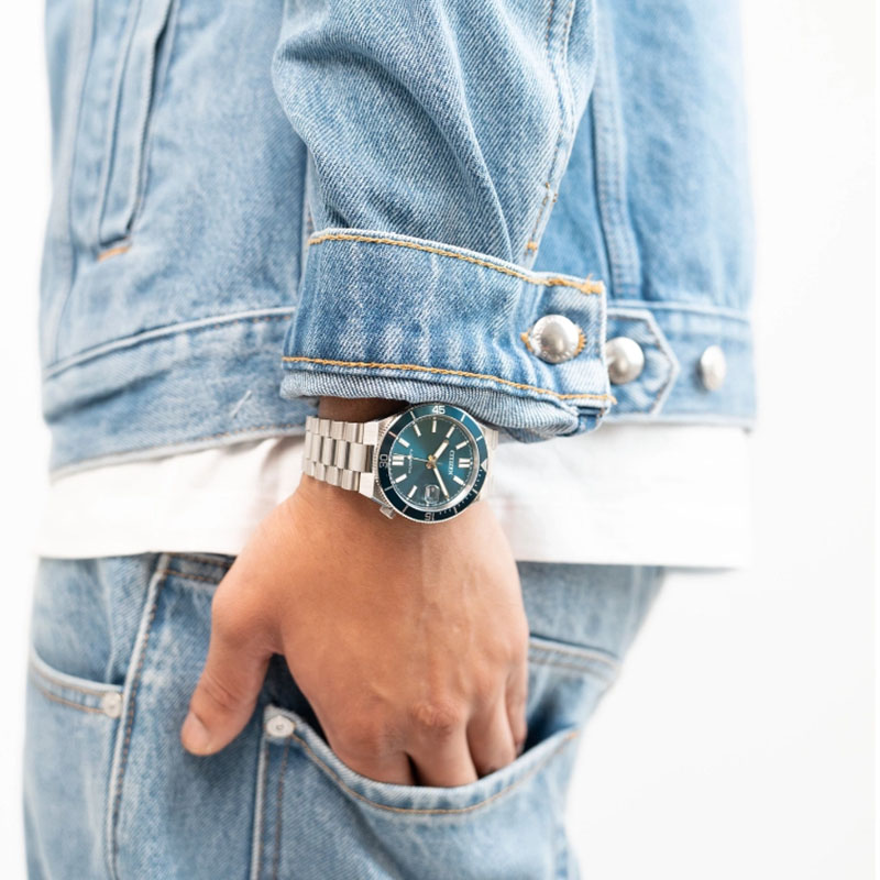 Citizen Tsuyosa Shore NJ0231-56L na ręku