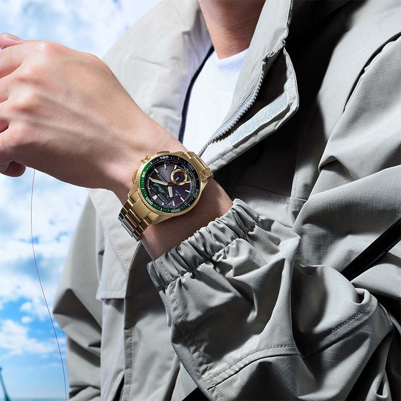 Citizen Promaster Wave Tracker JV3002-51E na ręku