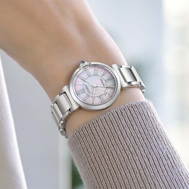 Citizen L EM1060-87Y na ręku