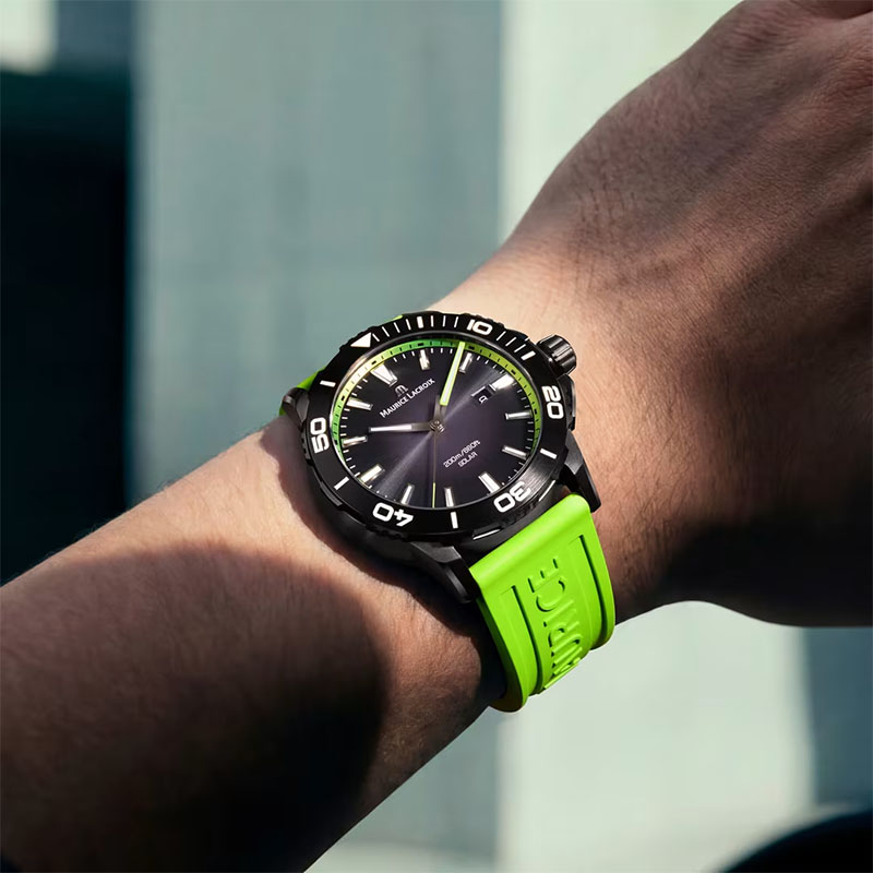 Maurice Lacroix Pontos S Solar PT1008-DLB00-330-5 zegarek na ręku