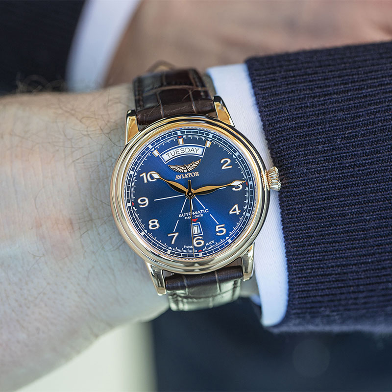 Aviator Douglas Day-Date 45 V.3.44.2.402.0 na ręku