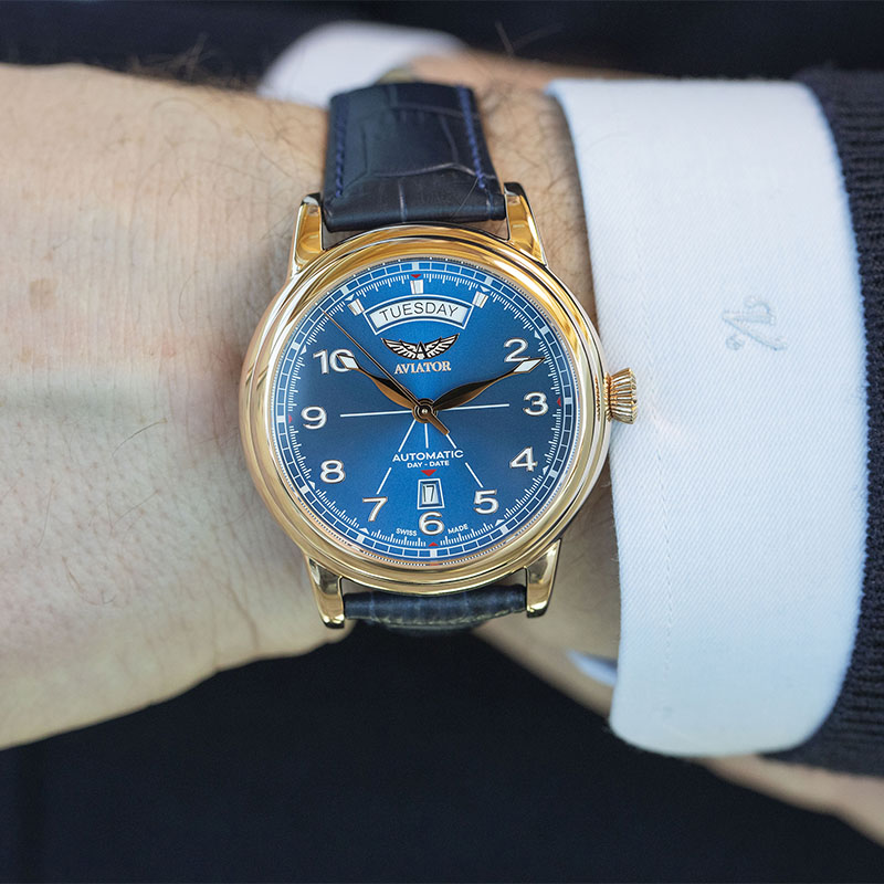 Aviator Douglas Day-Date 45 V.3.44.2.402.4 na ręku
