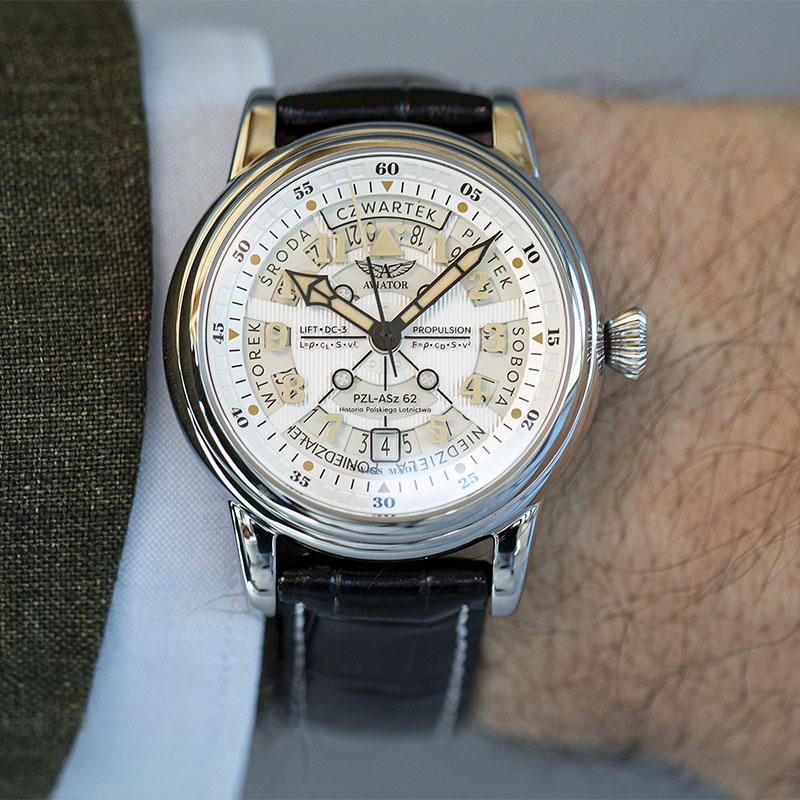 Aviator Douglas Day Date Meca 41 Polish Limited Edition V.3.36.0.293.4 PL zegarek na ręku