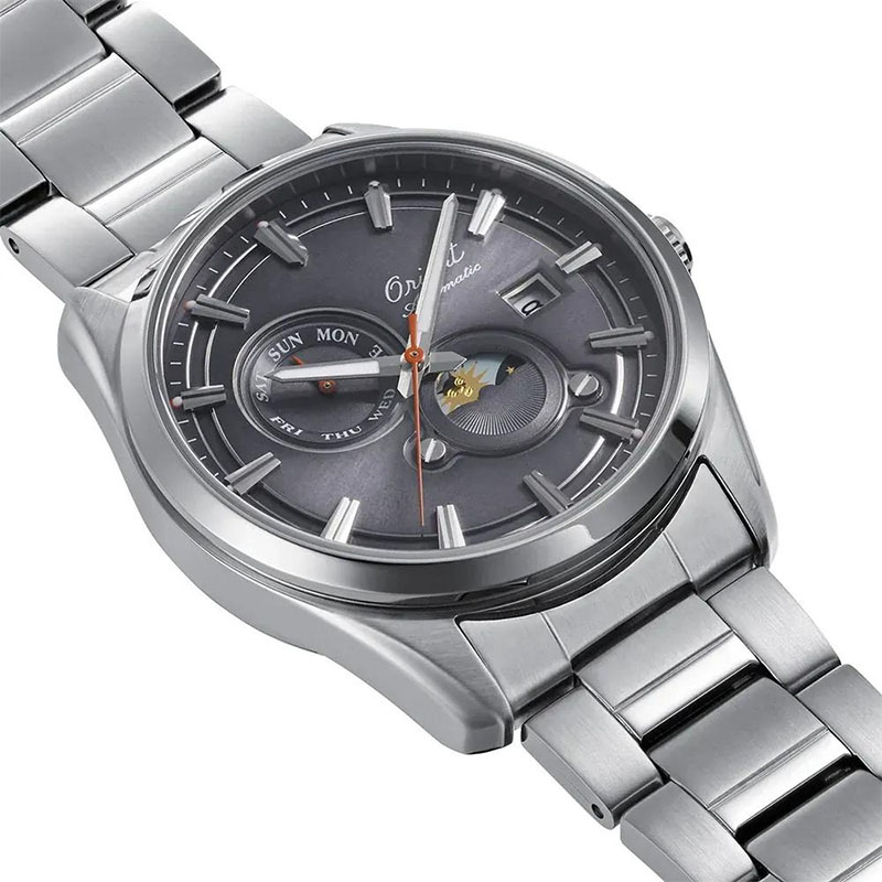 Orient RA-AK0311N30B – szara tarcza sunburst ze wskaźnikiem dzień i noc