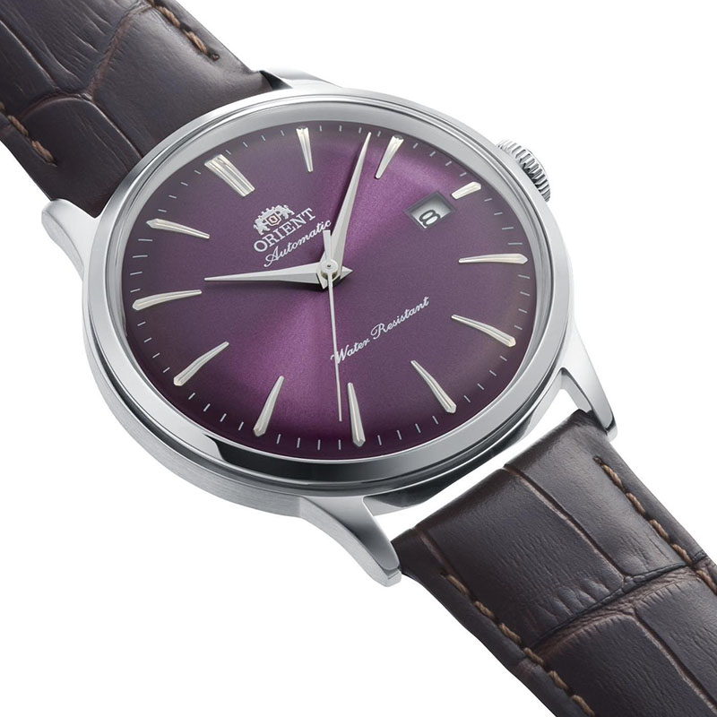 Orient Bambino Automatic RA-AC0032V30B – kopułkowe szkło i smukła stalowa koperta z profilu