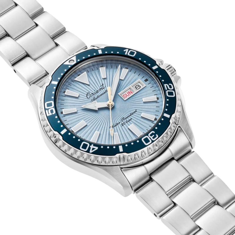 Orient Kamasu 75th Anniversary RA-AA0823L39B – błękitna tarcza ze szlifem słonecznym i logo vintage