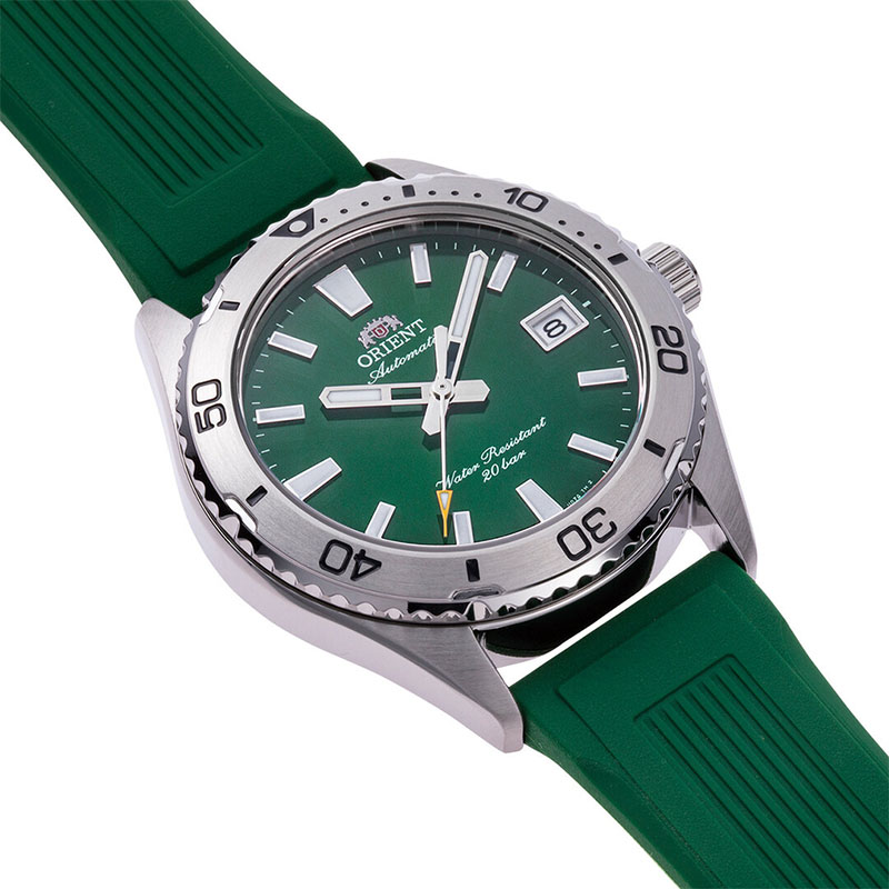 Orient Mako RA-AC0Q11E30B - zielona tarcza z dużymi indeksami oraz oknem datownika