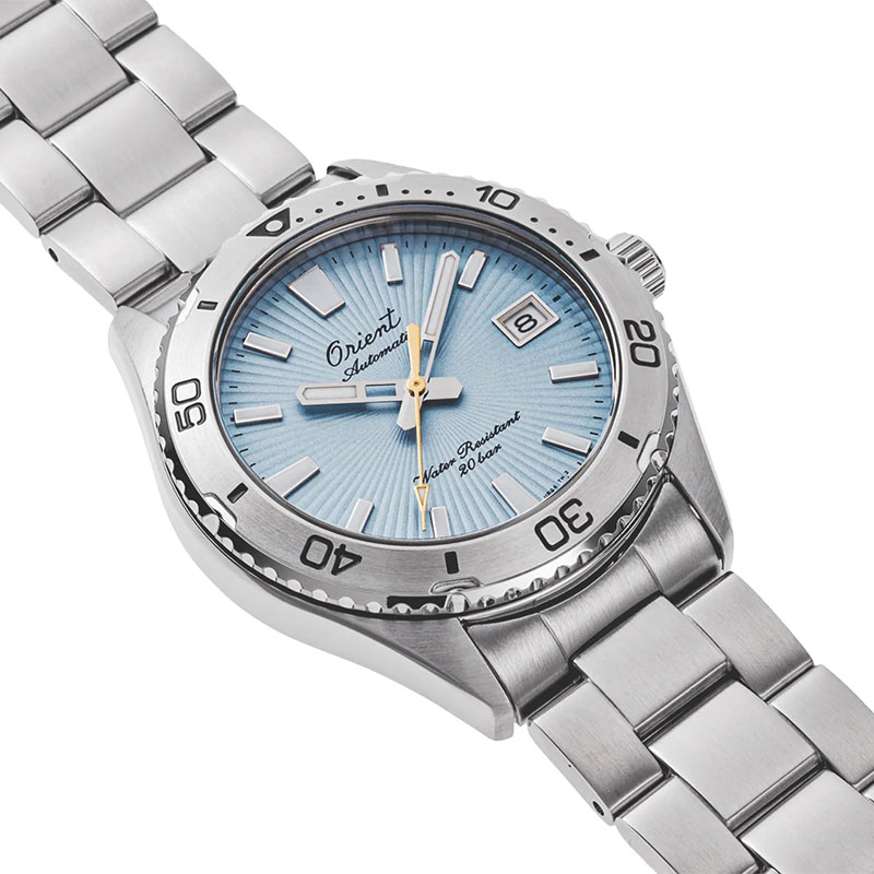 Orient Mako RA-AC0Q12L30B - błękitna tarcza z indeksami oraz datownikiem i żółtym sekundnikiem