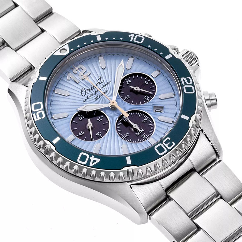 Orient Mako Solar Chronograph Limited Edition RA-TX0210L10B - jasnoniebieska tarcza z indeksami liniowymi, 3 totalizatorami oraz oknem datownika