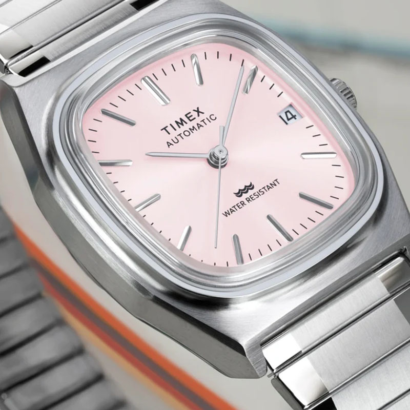 Timex E Line 1983 Automatic TW2Y66800 – jasnoróżowa tarcza z aplikowanymi indeksami i datownikiem