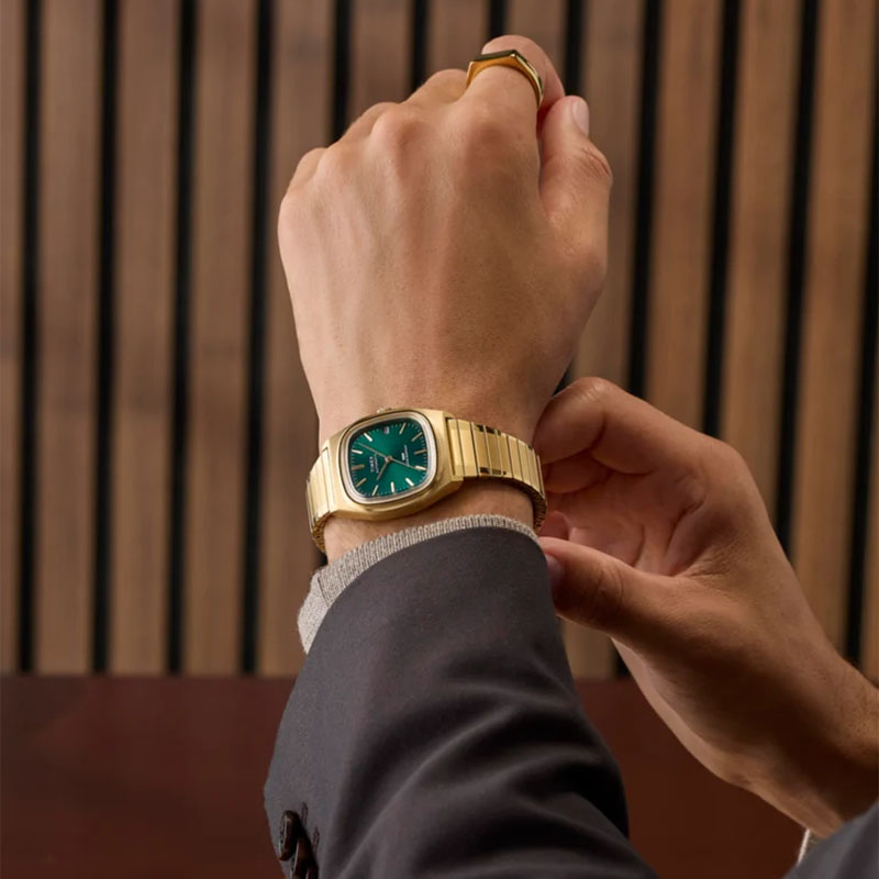 Timex E Line 1983 Automatic TW2Y67700 – zielona tarcza z aplikowanymi indeksami i datownikiem