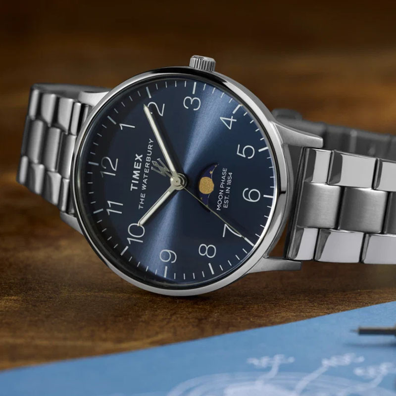 Timex Waterbury Classic Moon Phase TW2W75700 - zdobiona szlifem słonecznym tarcza z indykatorem faz księżyca