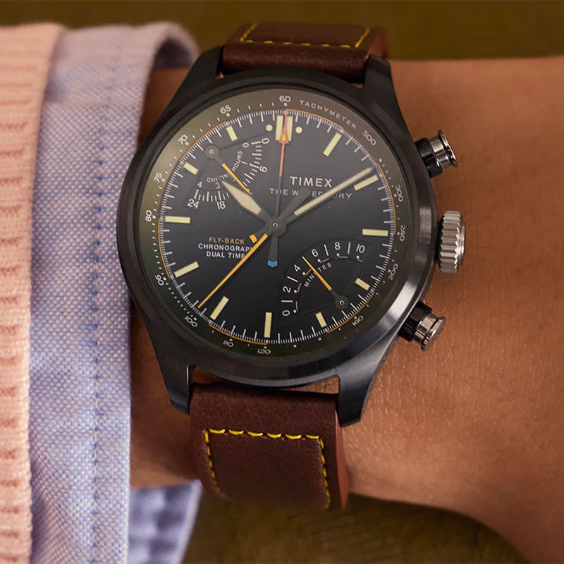 Timex Waterbury Ace Fly Back Chronograph TW2Y70100 - czarna tarcza z pomarańczowymi akcentami na nadgarstku