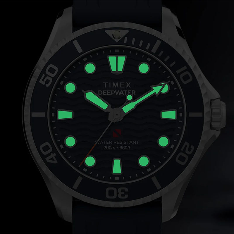 Timex Deepwater Meridian 200 TW2Y40300 - powłoka luminescencyjna na wskazówkach i indeksach
