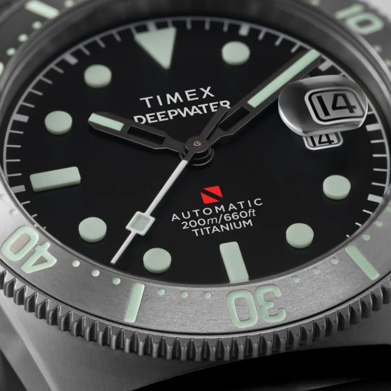 Timex Deepwater Reef 200 Titanium Automatic TW2W73800 - czarna tarcza z datownikiem oraz lupką