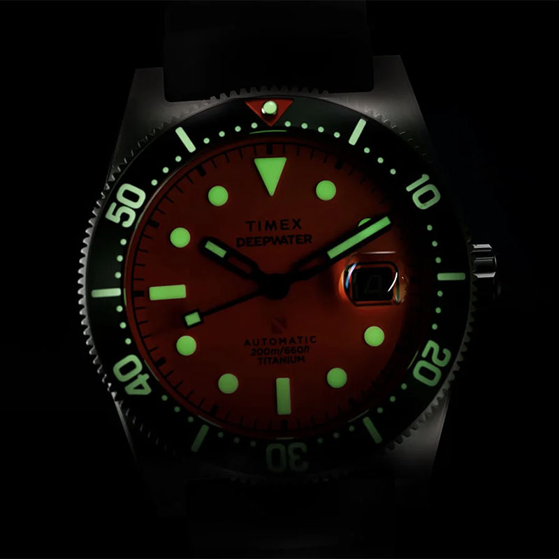 Timex Deepwater Reef 200 Titanium Automatic TW2Y64300 - świecąca powłoka luminescencyjna