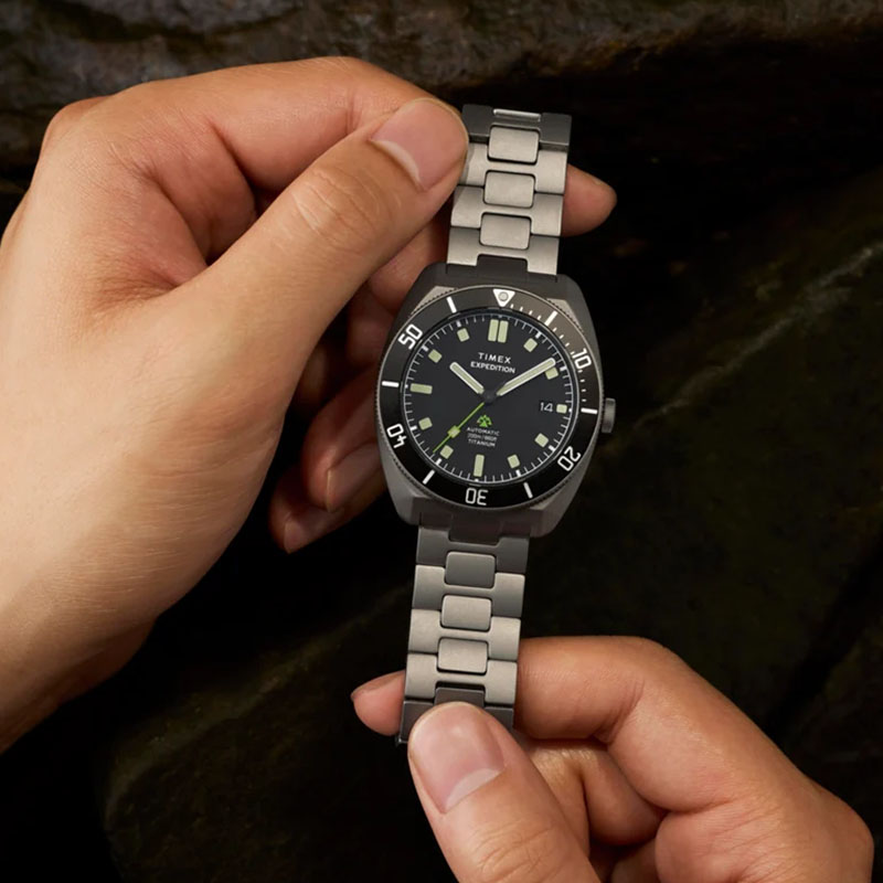 Timex Expedition Pioneer Titanium Automatic TW2Y63800 - tytanowy zegarek z czarną tarczą i bransoletą