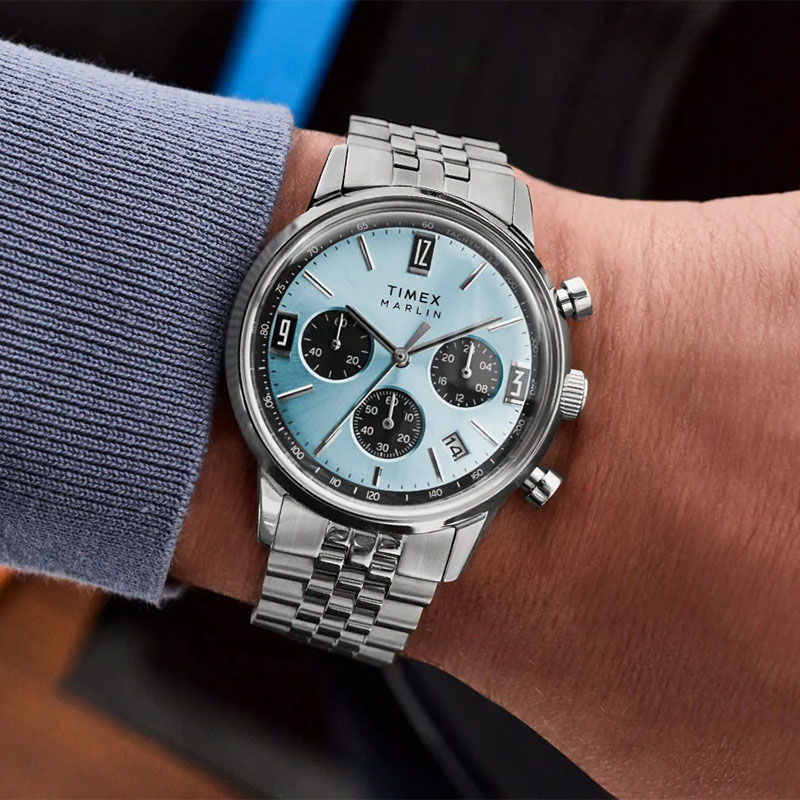 Timex Marlin Chronograph TW2Y66500 - sportowo elegancki zegarek z jasnoniebieską tarczą na nadgarstku