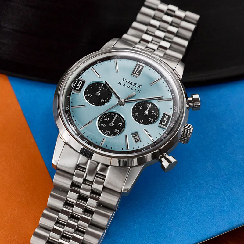 Timex Marlin Chronograph TW2Y66500 - jasnoniebieska tarcza z indeksami, cyframi arabskimi i małymi totalizatorami