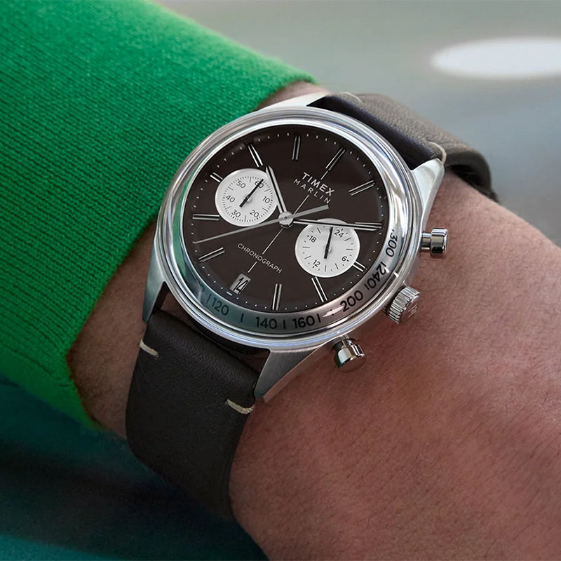 Timex Marlin Jet Chronograph TW2Y24700 - sportowo elegancki zegarek z brązową tarczą na nadgarstku