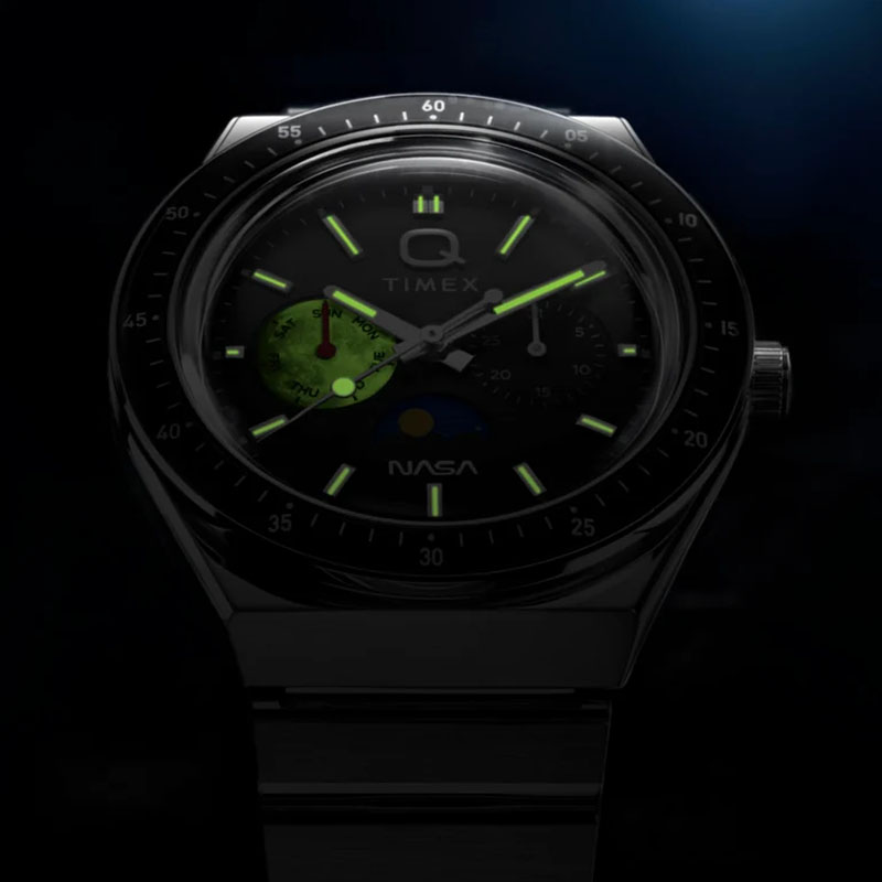 Timex Q Timex Nasa TW2Y56700 - powłoka luminescencyjna świecąca w ciemności