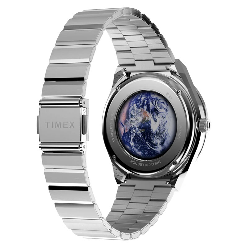 Timex Q Timex Nasa TW2Y56700 - tył zegarka z widocznym deklem ozdobionym zdjęciem Ziemi