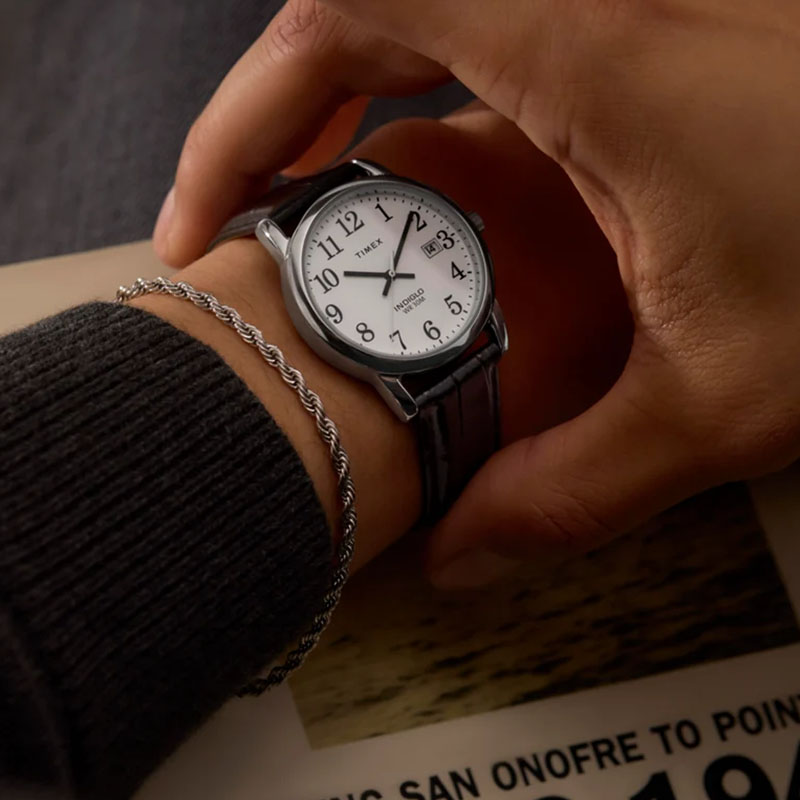 Timex Easy Reader TW2W95400 - elegancki zegarek z białą tarczą na nadgarstku