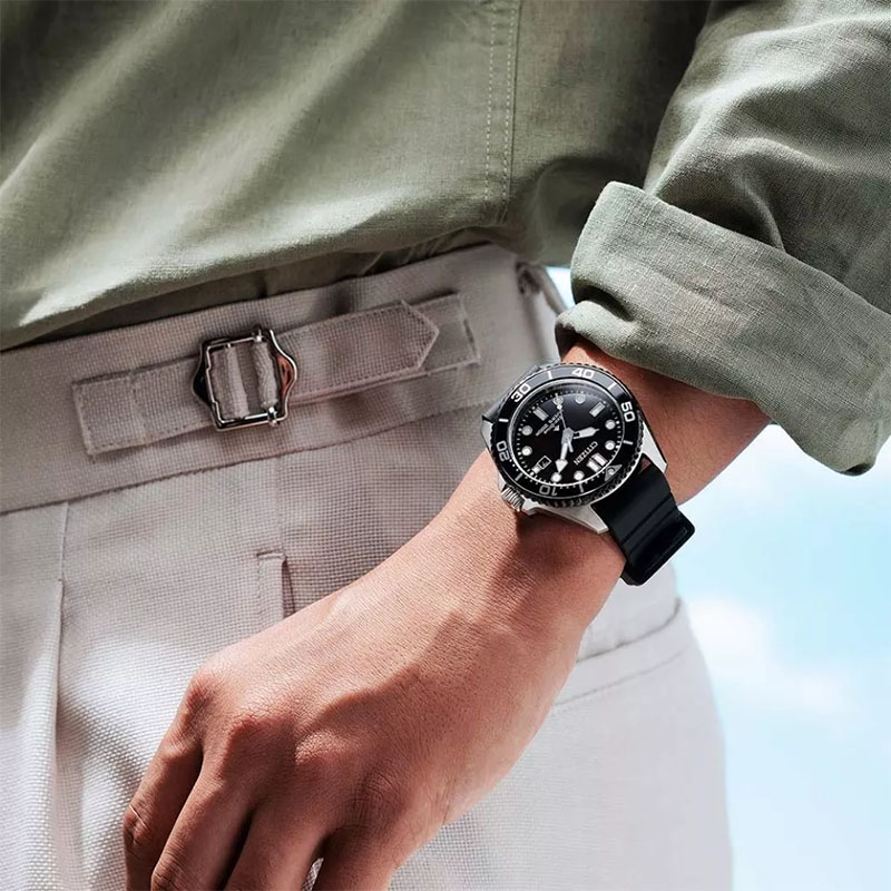 Citizen Promaster Eco-Drive Diver 200M BN0266-07E - zegarek nurkowy na nadgarstku
